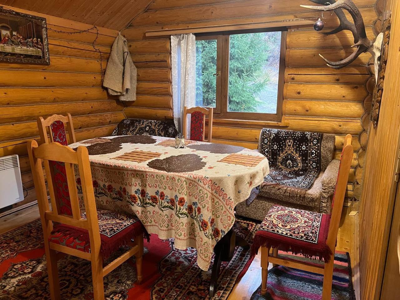 Farmstead Lisova Vandrarhem Mizhhirya  Exteriör bild